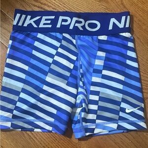 Girls Nike Pro shorts size Medium